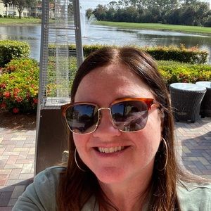 Meet your Posher, Lori